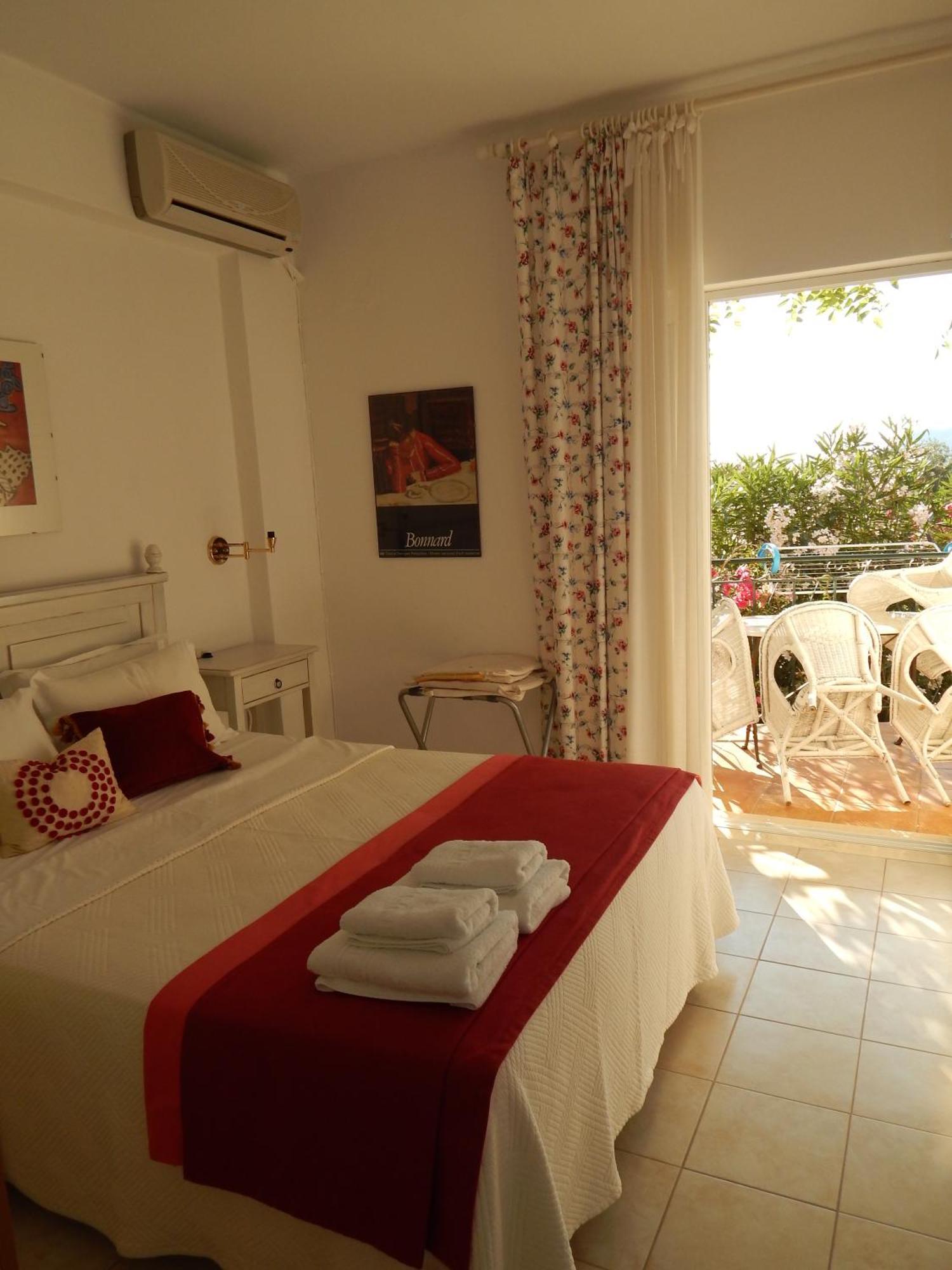 Palmina Mare Villa And Studios Paralia Vrachou Exteriér fotografie