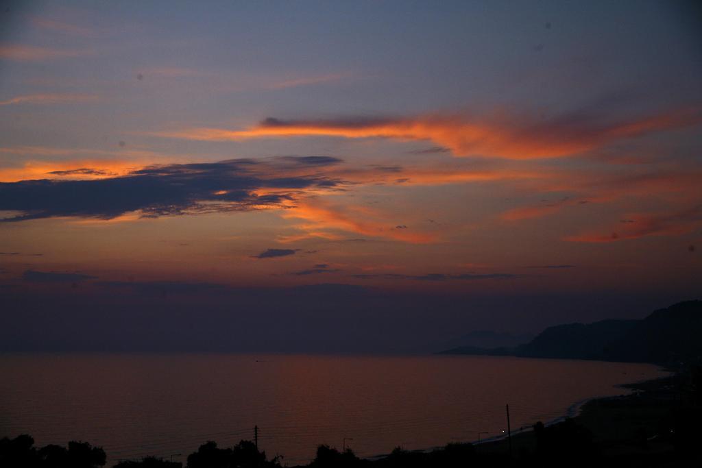 Palmina Mare Villa And Studios Paralia Vrachou Exteriér fotografie